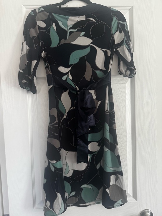 BCBGMaxAzria Y2K Navy Half Sleeve Floral Abstract Silky Midi Dress Size XS - Picture 4 of 5